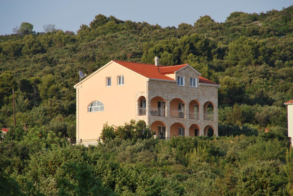 Villa Lunaris Maslinica Exterior photo